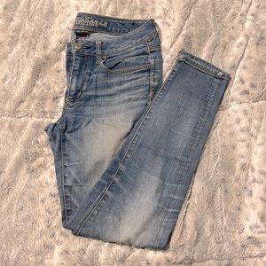 Light Wash American Eagle Jegging